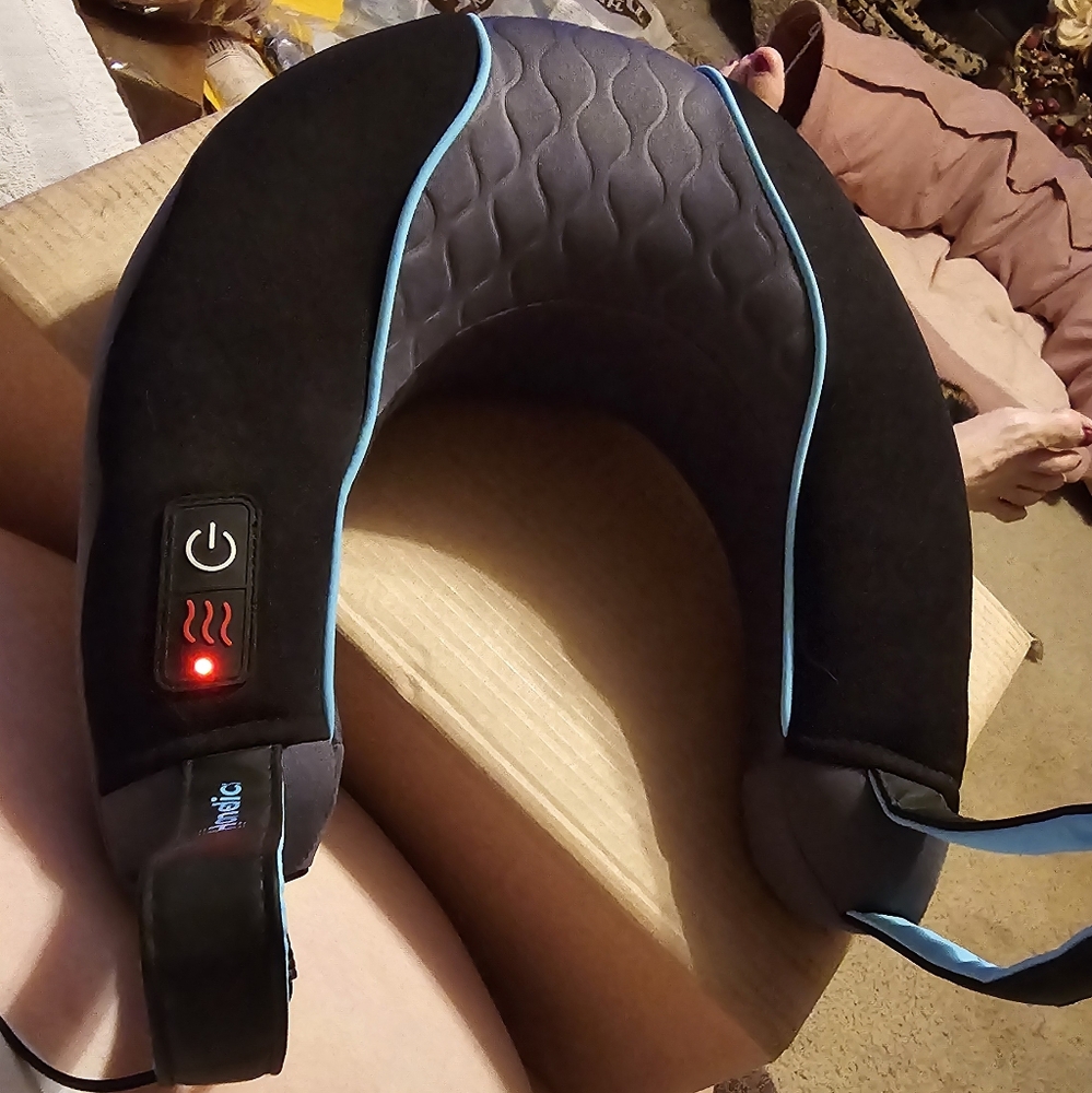 Neck Pillow/Massager